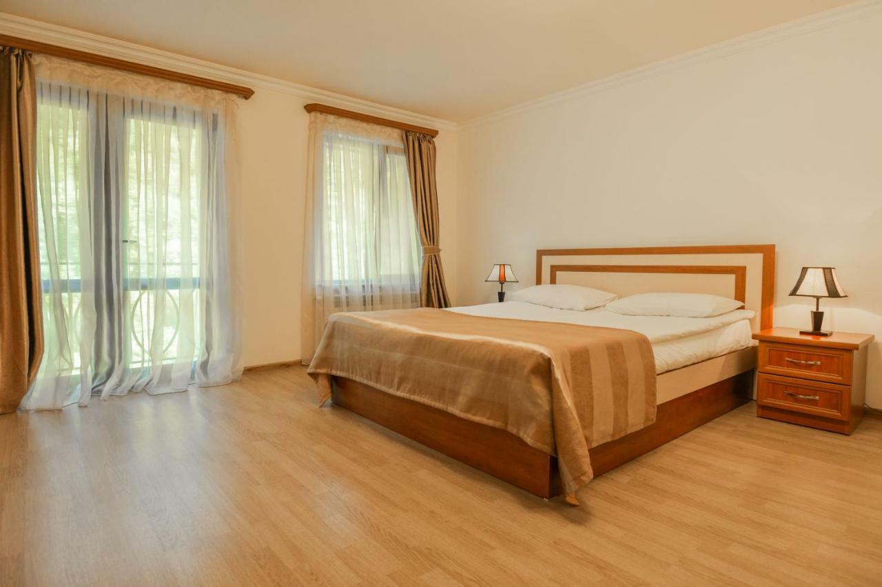 Ariana Family Hotel 딜리잔 외부 사진