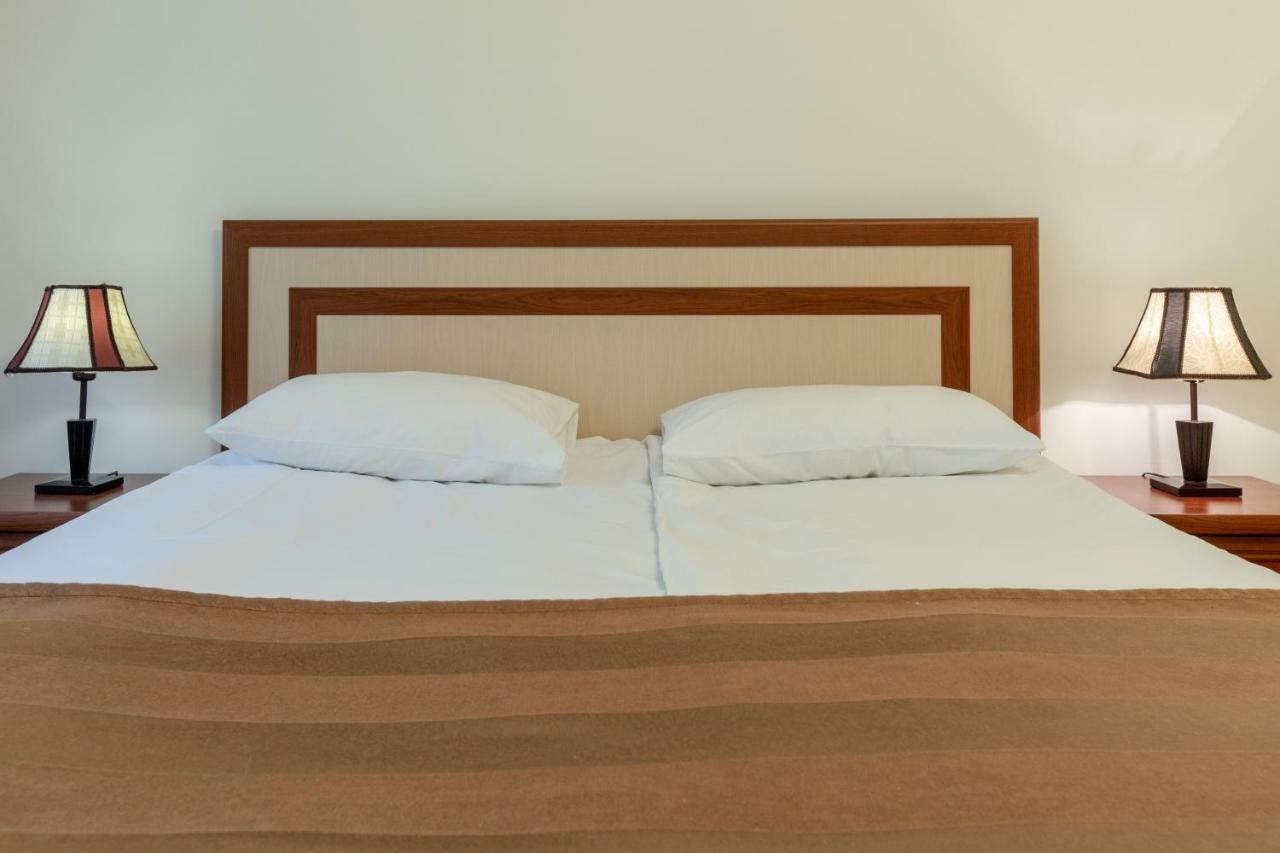 Ariana Family Hotel 딜리잔 외부 사진
