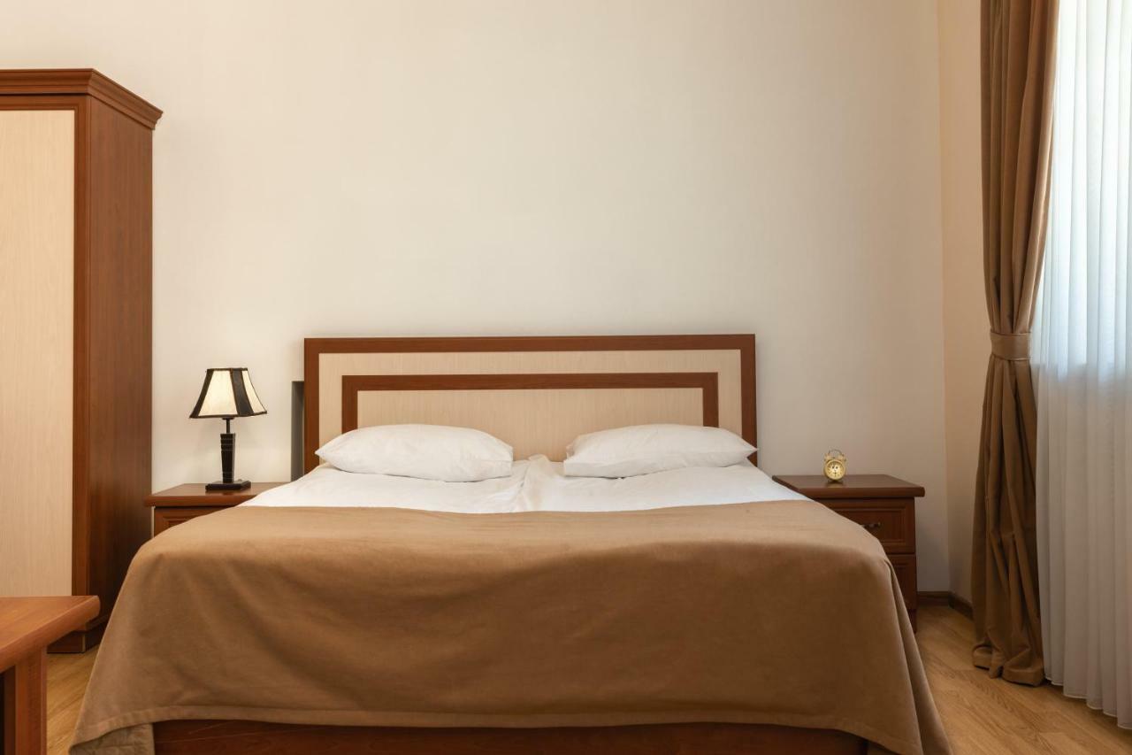 Ariana Family Hotel 딜리잔 외부 사진